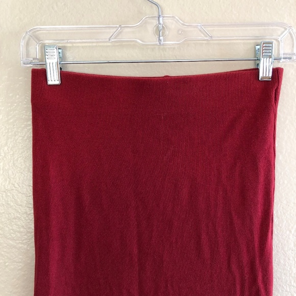 SOLD! Zara body con high-waist Christmas red midi skirt - Picture 2 of 5